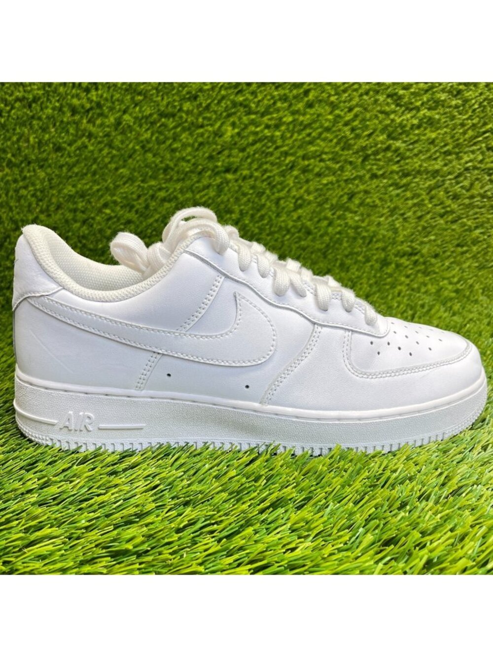 Nike Air Force 1 '07 Low Mens Size 10 White Athletic Lifestyle Shoes Sneakers